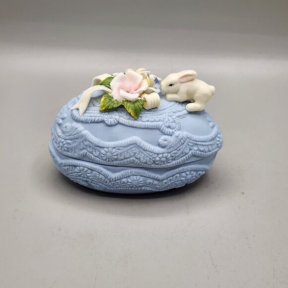 Vintage Purple Ceramic Easter Egg Trinket Candy Dish Rabbit Flowers 3D Spring - Picture 1 of 8